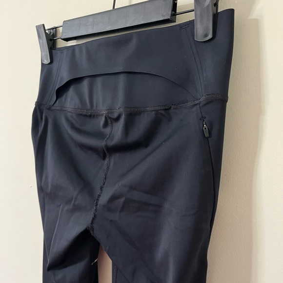 Under Armour Define The Run Reflective 7/8 Black Leggings Size Small - Picture 9 of 13